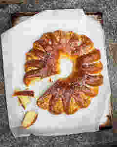 Photograph of a Swedish Almond Wreath by Stefan Wettainen