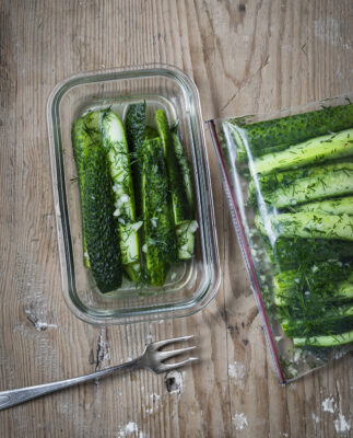 Twenty-Minute Pickles (Малосольные огурцы за 20 минут)